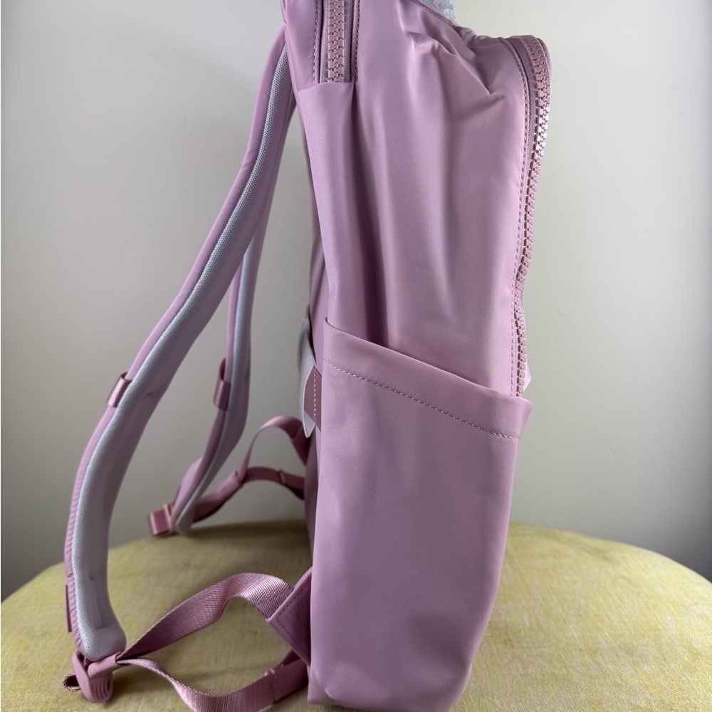 Lululemon Everyday Backpack. NWT - Picture 4 of 9